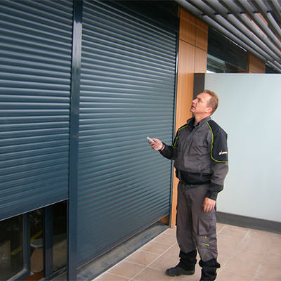 instalación de motor en persiana