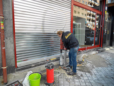 Trabajos de reparación de cierre